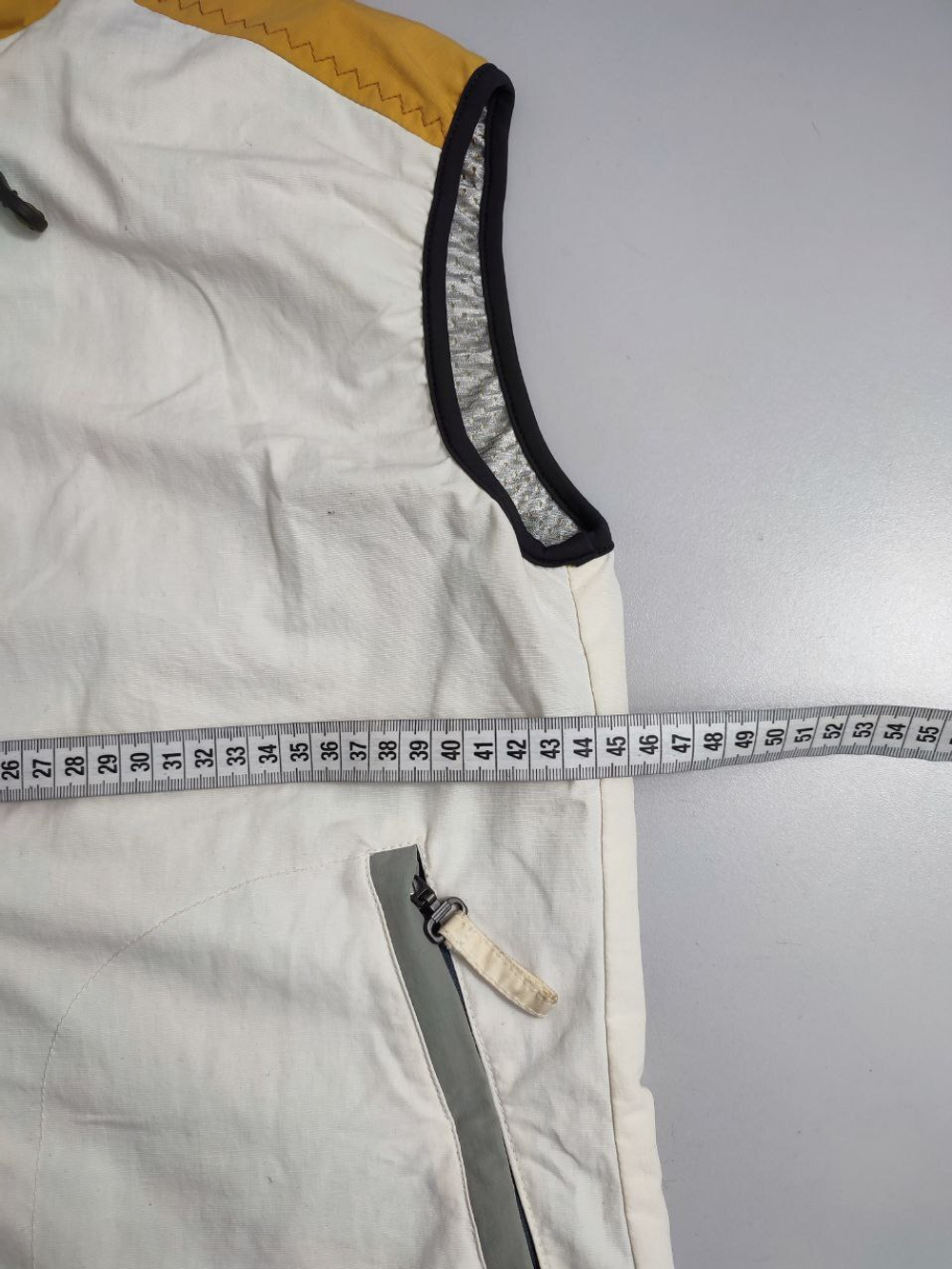 Жилетка Vuarnet легкая 46 размер