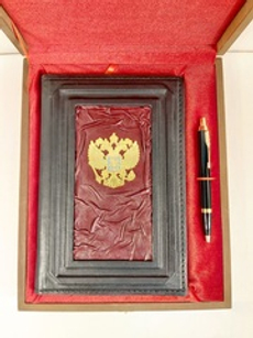 Набор "Ежедневник "Герб РФ" (златоустовская гравюра) из натуральной кожи со съемной обложкой и авторучкой Parker"