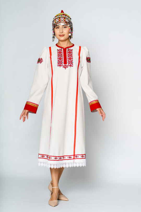 Платье женское с вышивкой