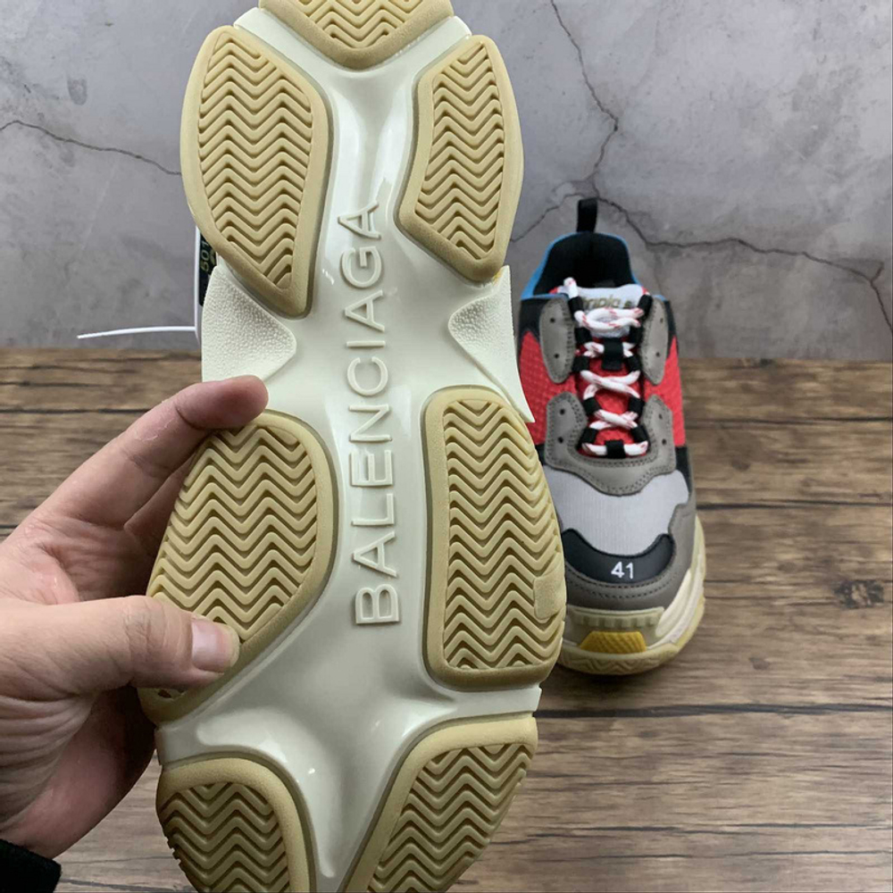 Fake balenciaga triple s deals