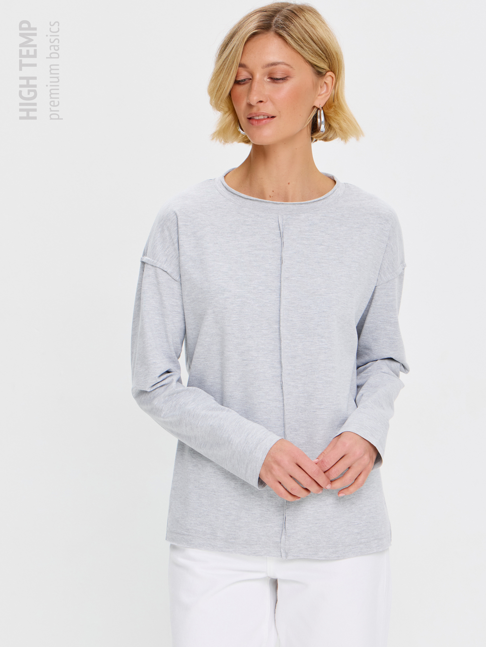 Легкий трикотажный лонгслив со швами наружу