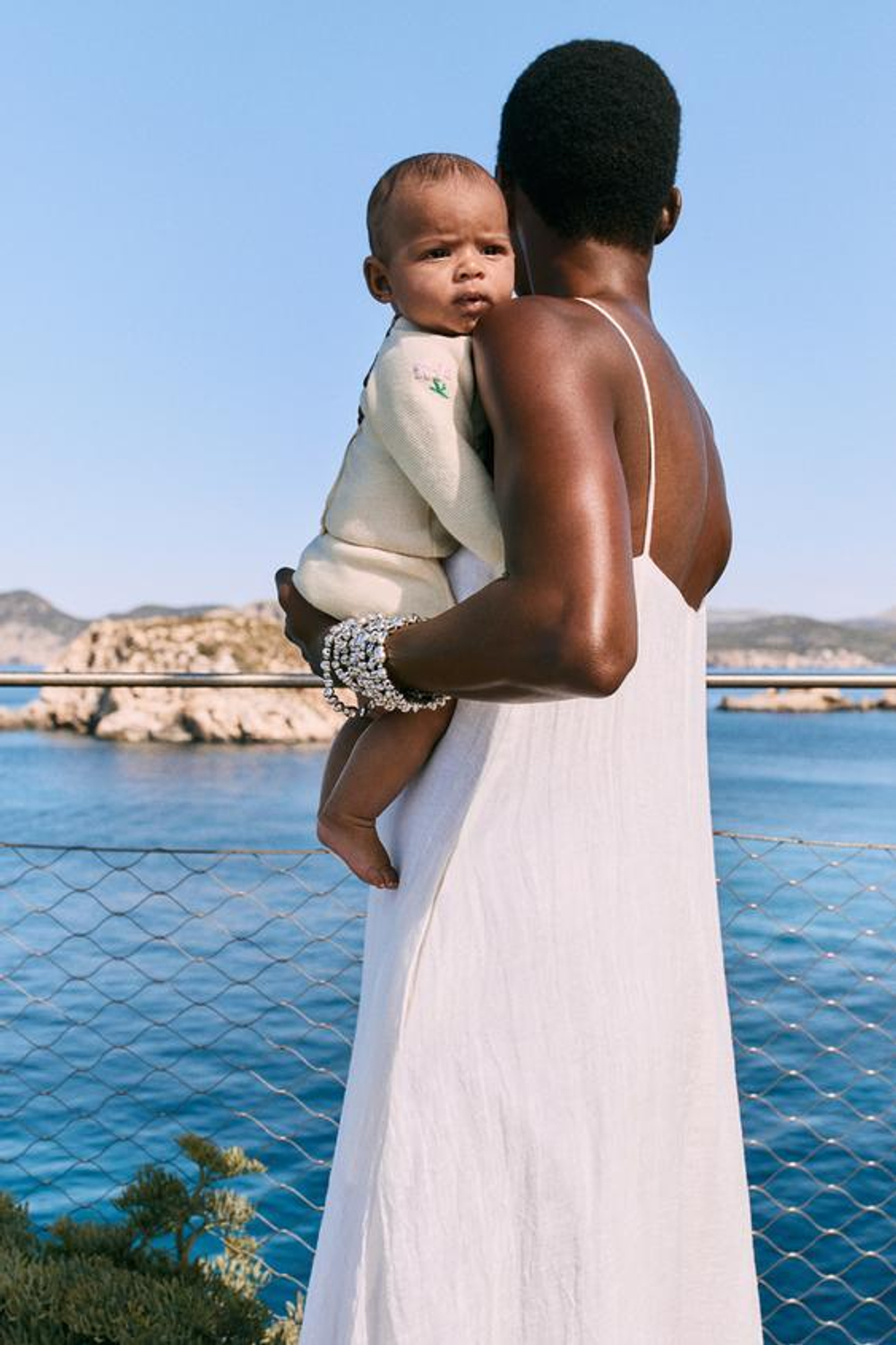 ZARA ТРИКОТАЖНЫЙ ДЖЕМПЕР С ЦВЕТОЧНОЙ ВЫШИВКОЙ, ВАНИЛЬНЫЙ