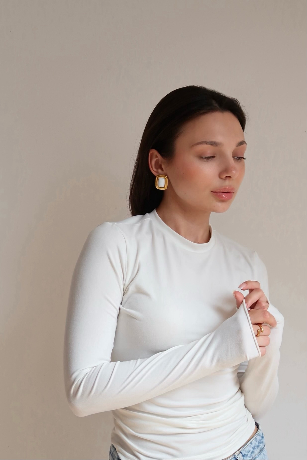 Серьги white в цвете золото