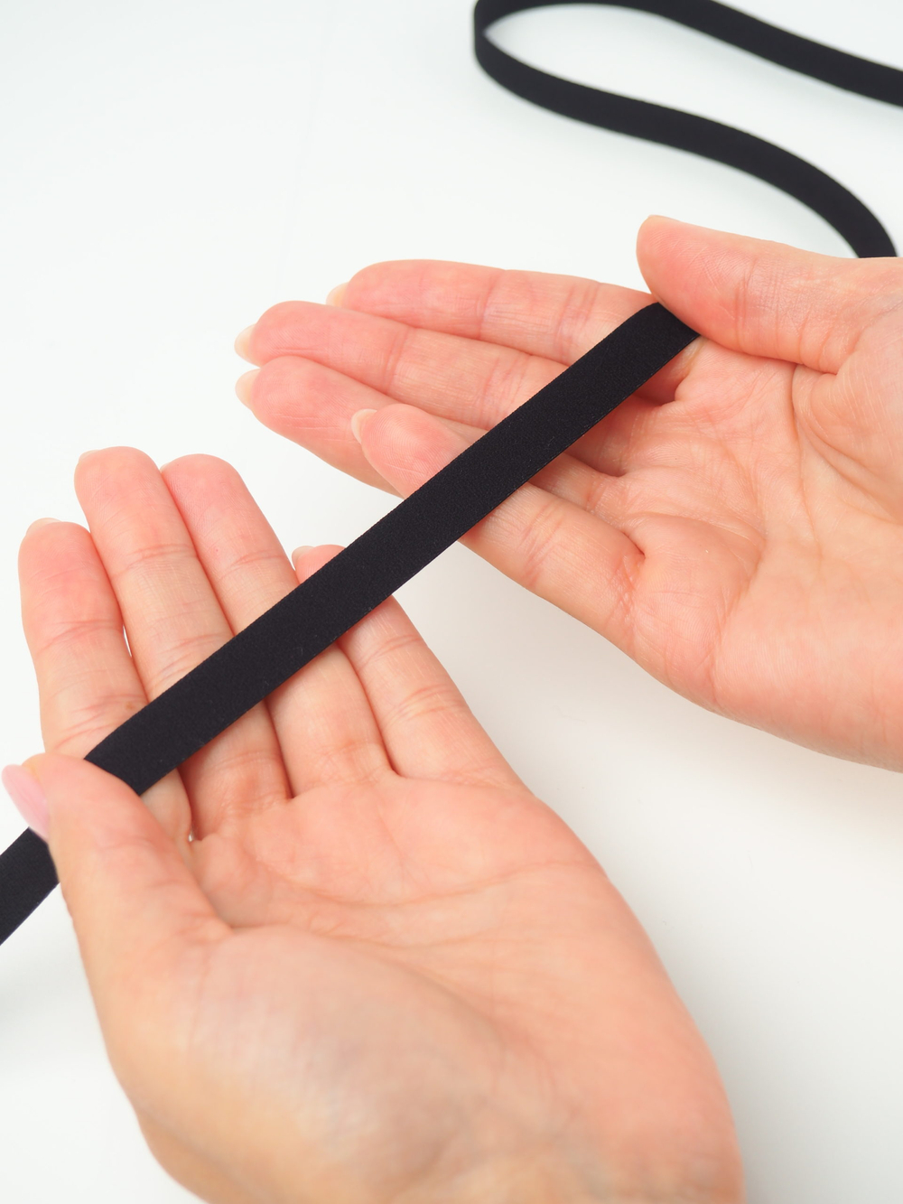 Резинка отделочная черная без фестона ширина 10 мм