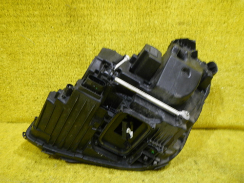 Битая Фара правая Mercedes E W213 (2016-2021) LED