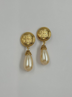 Клипсы с «жемчужными» подвесками Givenchy