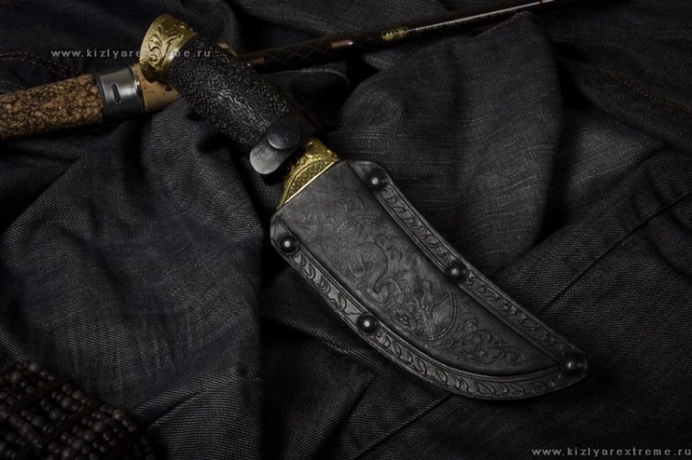 Охотничий нож Гюрза-2 с грабом украшенная Латунью