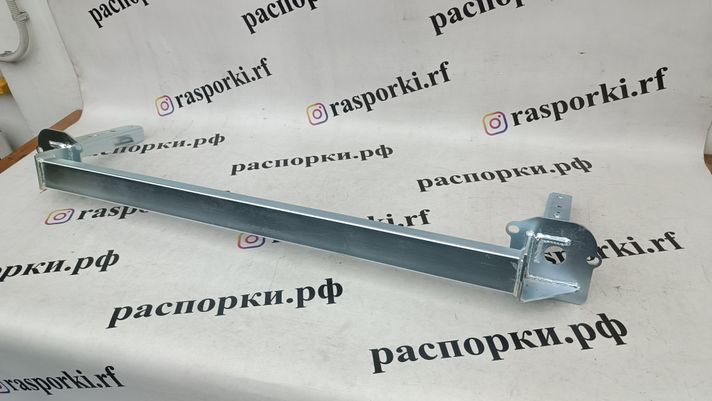 Распорка задняя в бампер Suzuki Swift 5 (ZC33S)