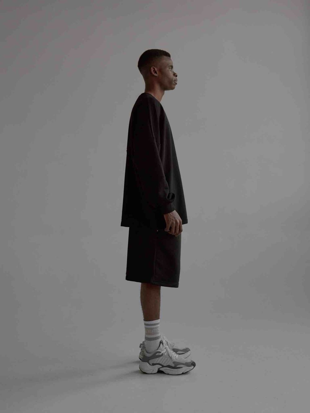 Толстовка One Two Raglan Sweatshirt Logo Black черная