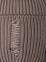 Шапка женская на осень рваная