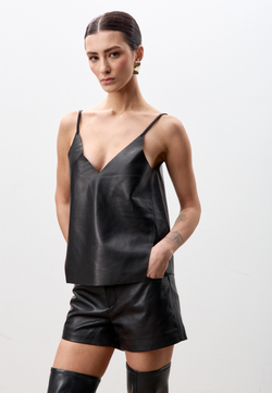 Кожаные шорты