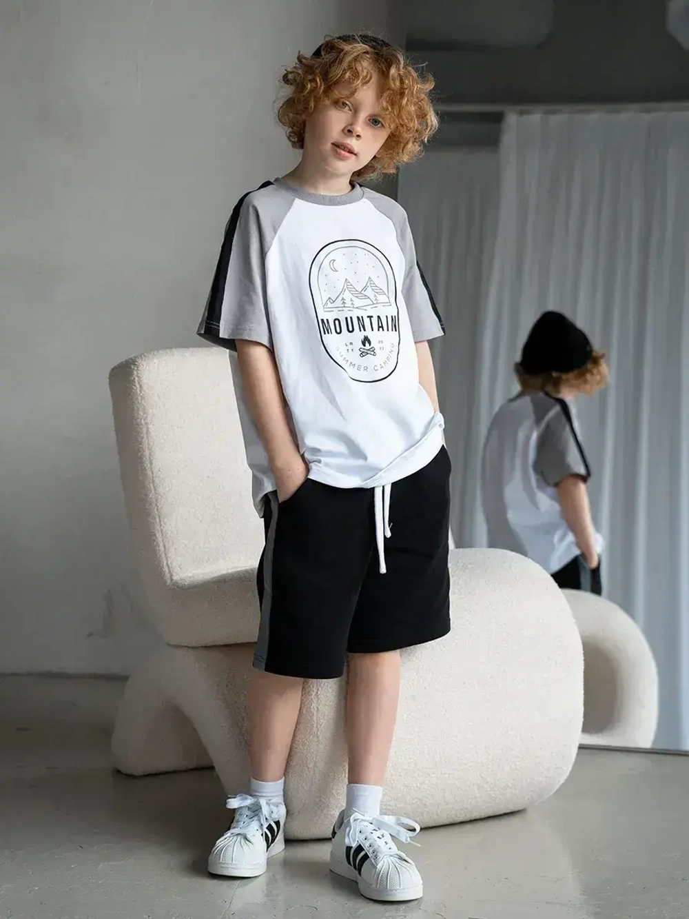 Спортивный костюм для мальчика с шортами в школу