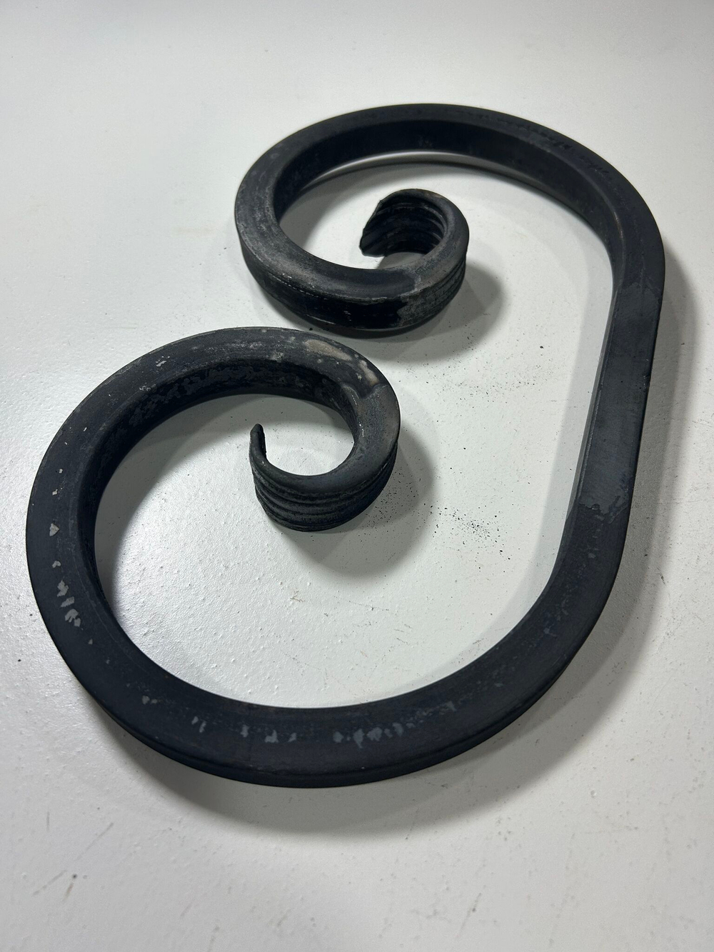 Кованый элемент вензель 160х270мм квадрат полнотелый 16х16мм