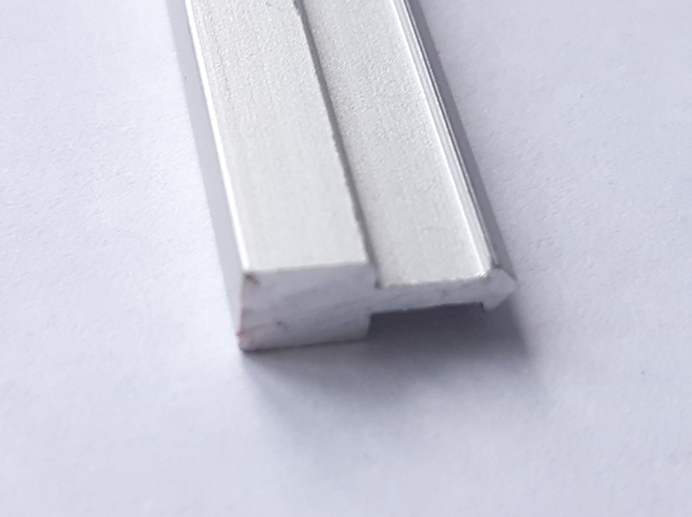 Алюминиевый разделительный профиль мат. серебро AD