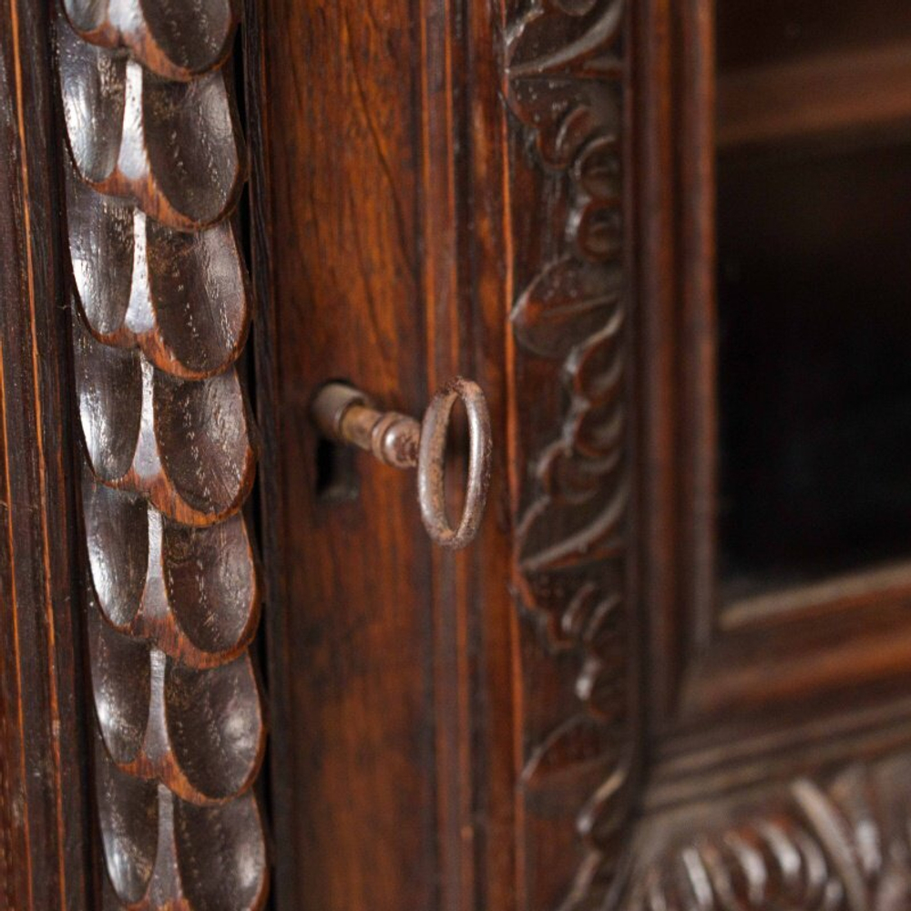 Шкаф из рыцарского зала