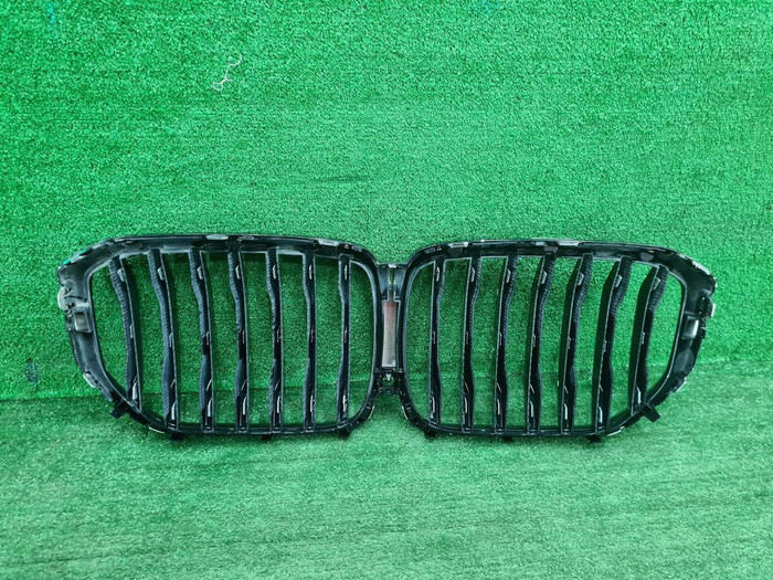 Решетка радиатора BMW X5 G05 (2018-2023)