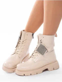 Зимние ботинки на высокой платформе