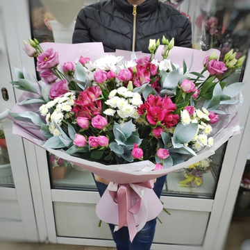 Авторский букет в розовой гамме