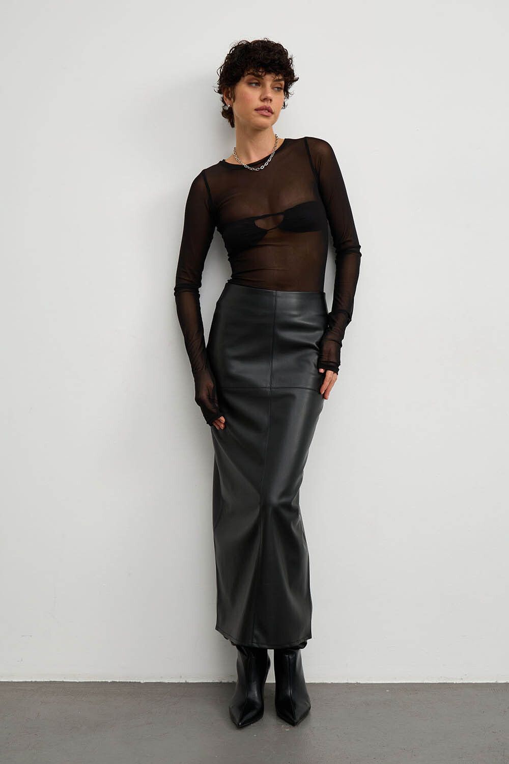 Лонгслив из сетки с втачным рукавом черного цвета