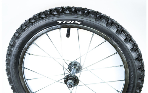 Колесо переднее 16 в сборе стальной хромированный обод, передняя втулка, камера, покрышка Compass