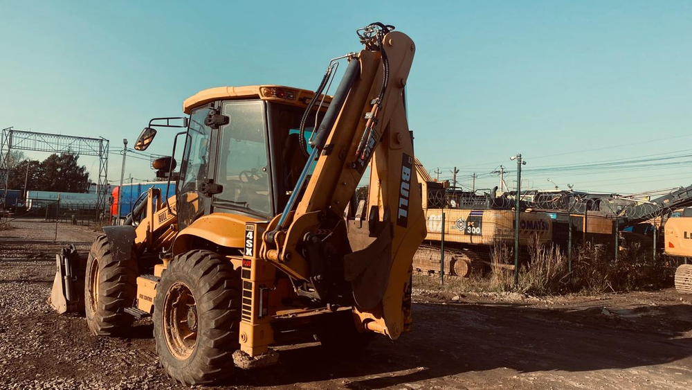 Bull 4SX Экскаватор-погрузчик 4SX (Дизельный, 4,6 л, 116 л.с., АТ)