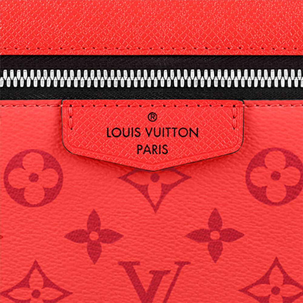 Lv Outdoor Messenger