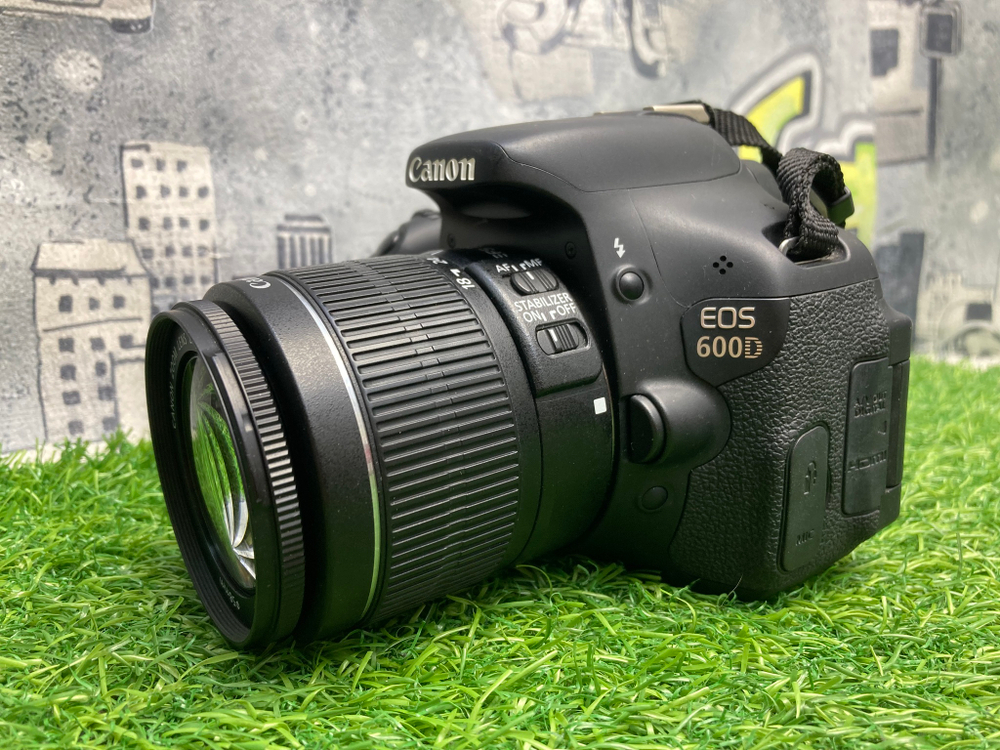 Canon 600D kit 18-55mm 3.5-5.6 IS II 7.800 кадров
