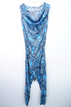 Комбинезон пестрый, визуально на 44 размер