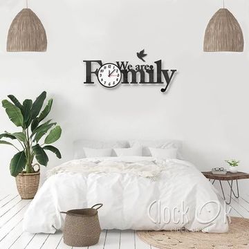 Настенные часы We are family