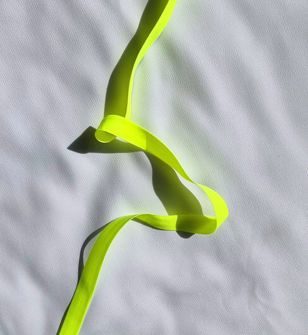 Бейка эластичная матовая 16 мм лимон-лайм неон