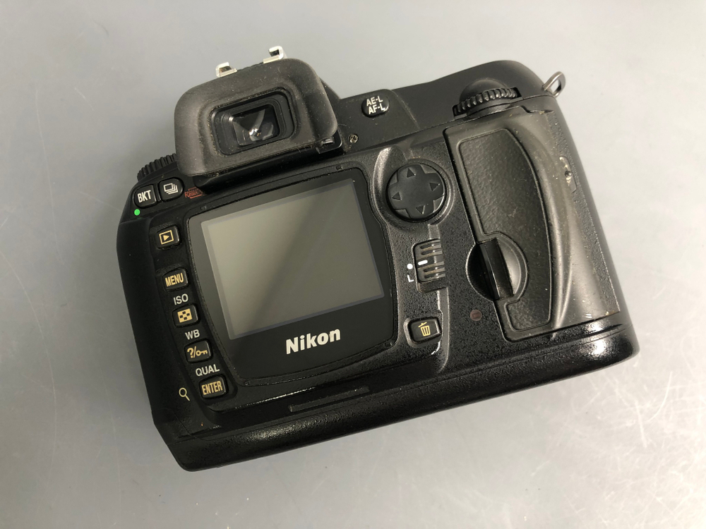 Nikon D70s kit 18-55mm 3.5-5.6G ED AF-S DX (46.000 кадров)