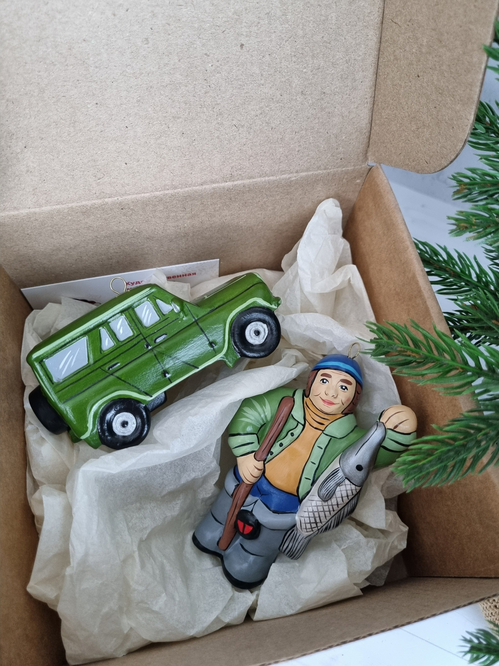 Набор игиушек "Машинка УАЗ и Рыбак"