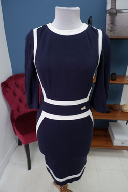 Платье GFEEN WORLD стильное 44  размер