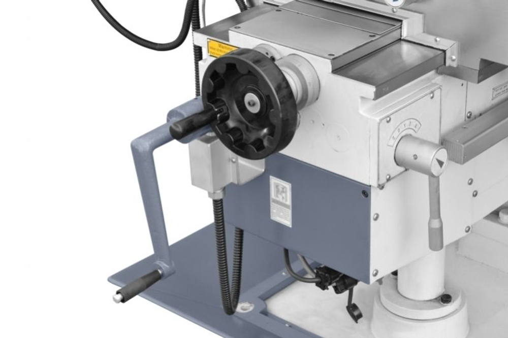 Универсальный фрезерный станок Cormak UWF 125 SERVO