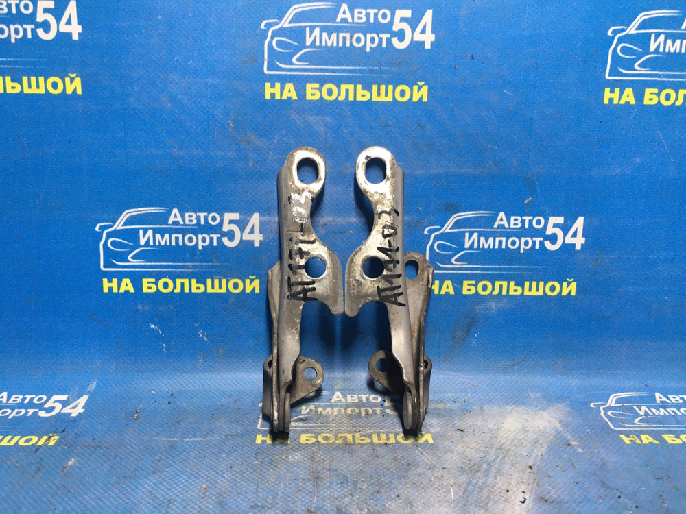 Петля капота правая TOYOTA CARINA 1989