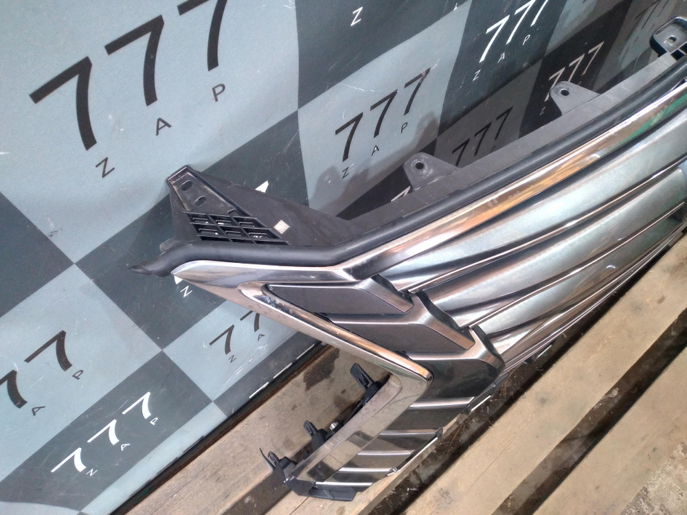 Решетка радиатора Lexus LX 3 (LX 570) 15-21 Б/У Оригинал 5311160B30