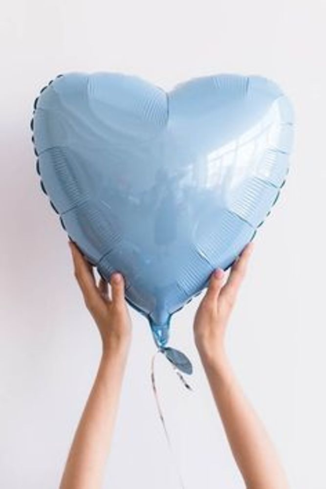 Фольгированный шар сердце голубое