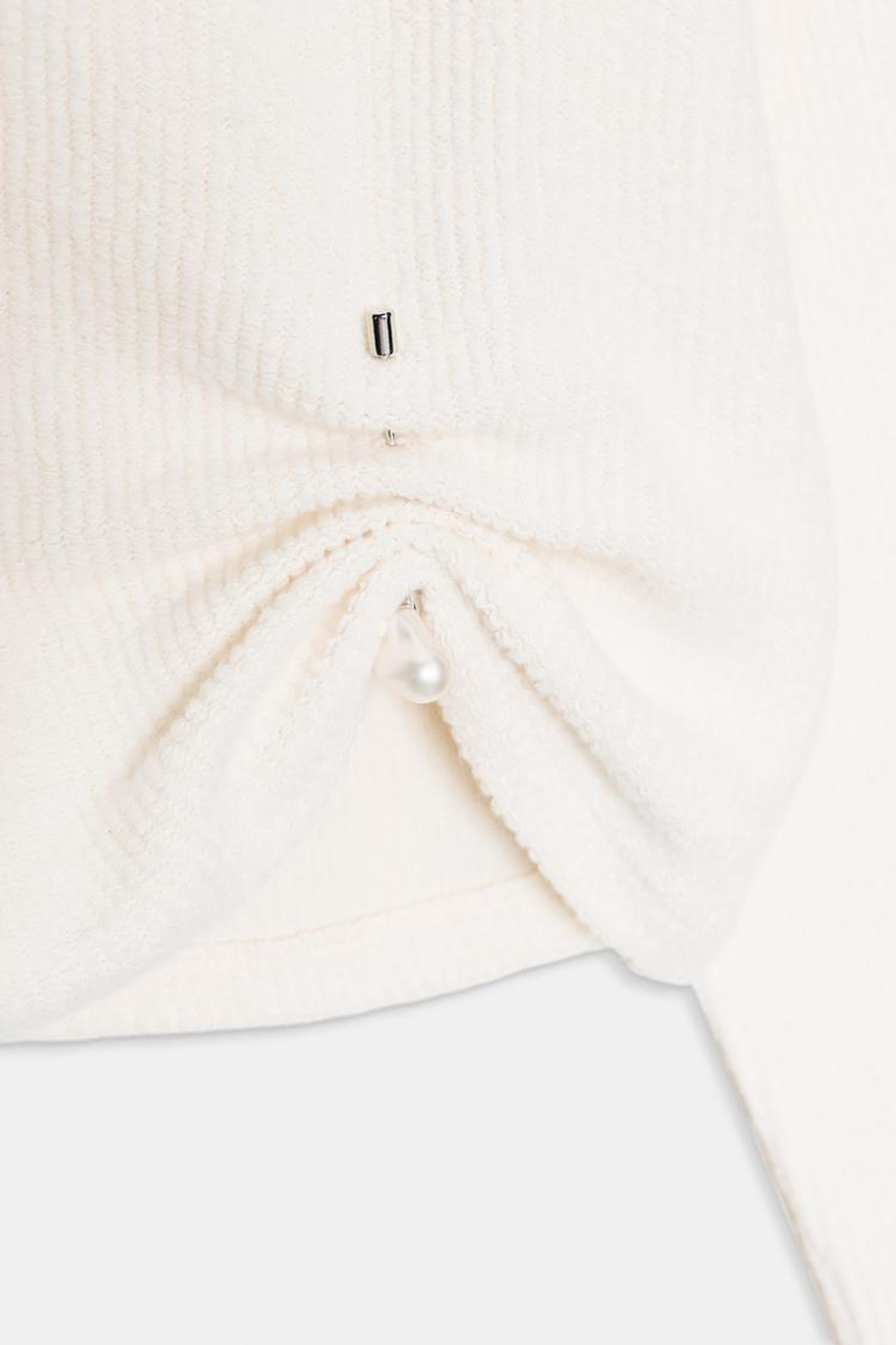 ZARA СВИТЕР С БРОШЬЮ, ЭКРЮ