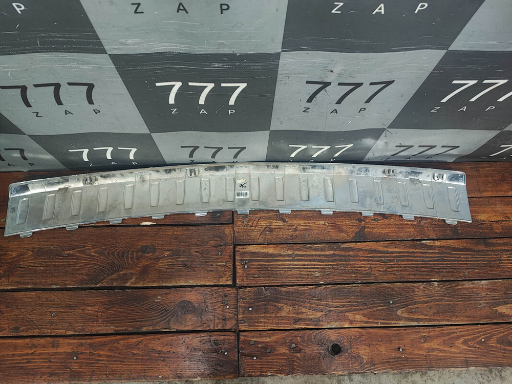 Накладка заднего бампера Mercedes GL (X166) 12-16 Б/У Оригинал A1668840190