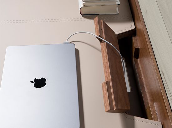 Письменный стол 7147/DE20041 ореховый с верхом из экокожи Испания 