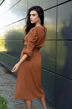 D8 Bouquetina sukienka Camel Merribel