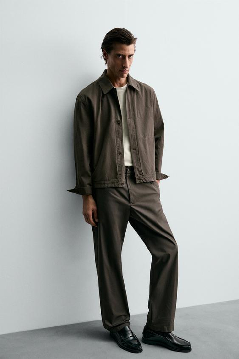 ZARA БРЮКИ-ДЖОГГЕРЫ ИЗ ТЕХНИЧЕСКОЙ ТКАНИ, КОРИЧНЕВЫЙ