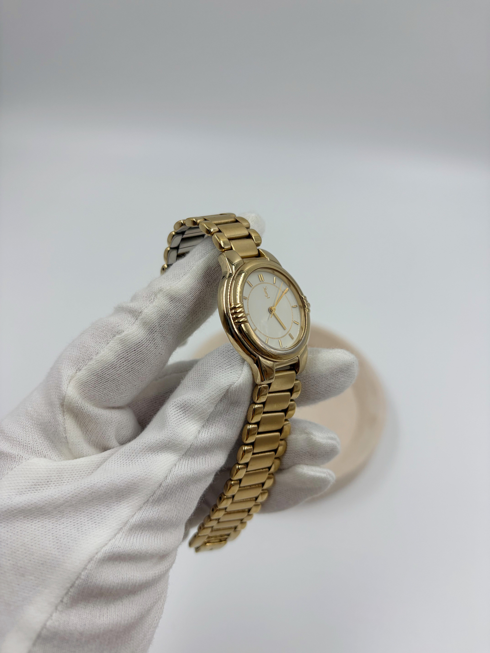 Часы Yves Saint Laurent