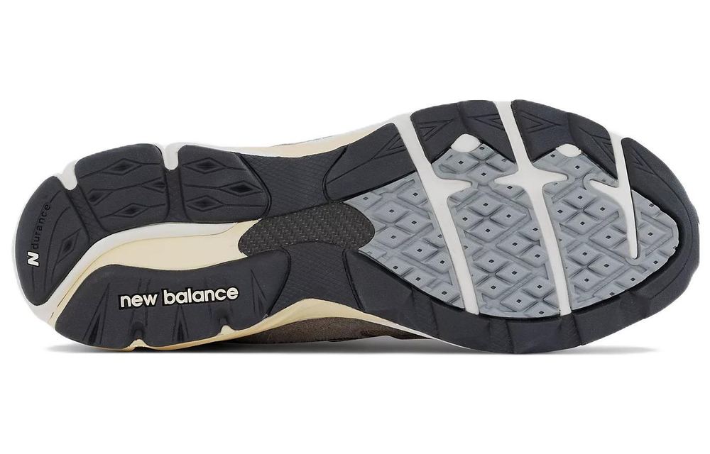 Кроссовки New Balance Teddy Madenb 990 V3