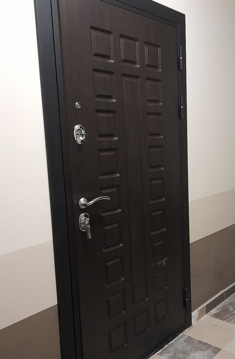 Входная металлическая дверь  с зеркалом RеX (РЕКС) Премиум 3К Венге (Гладиатор)/ Пастораль лиственница бежевая