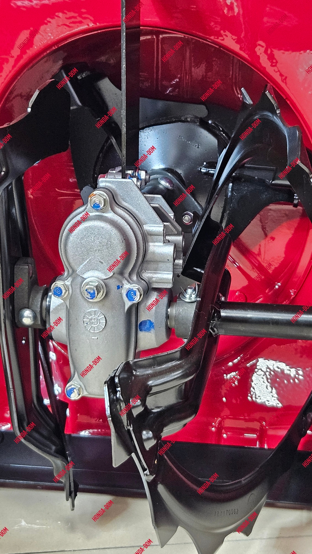 Снегоуборщик Honda HSS 760 A ETD (RR)