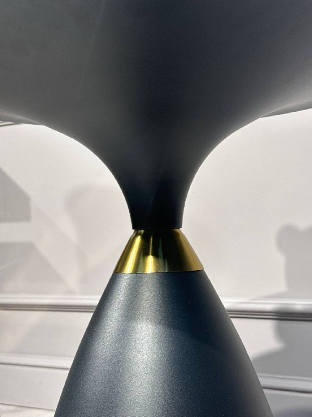 Стол журнальный Ist Casa Бонс, 51x56 см, белый, черный