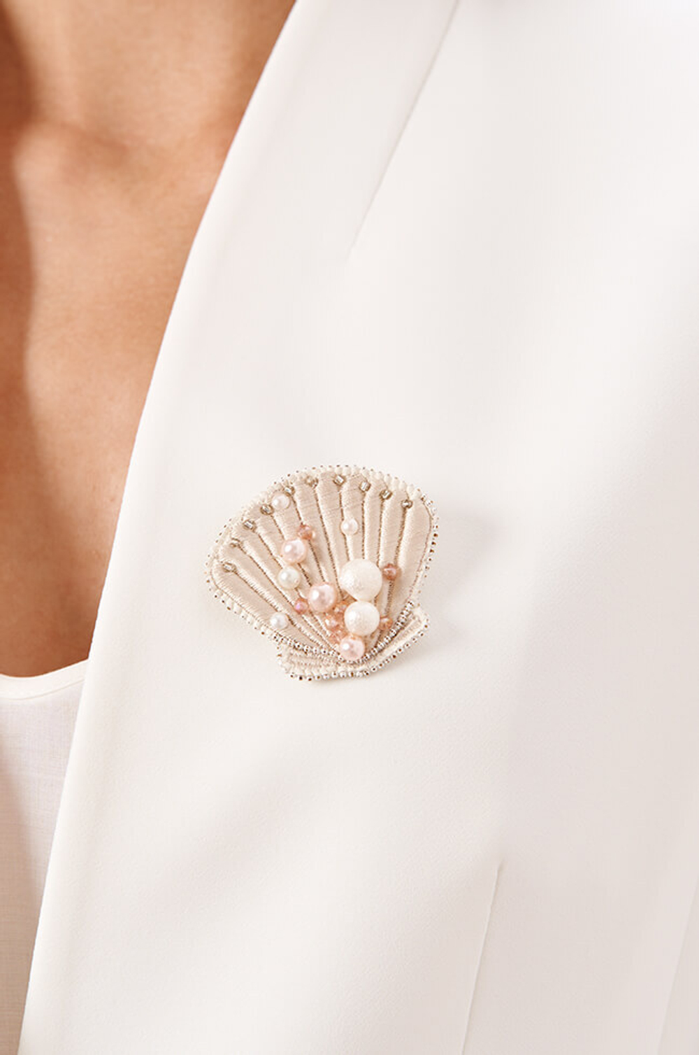 8412 Брошь (кремовый)