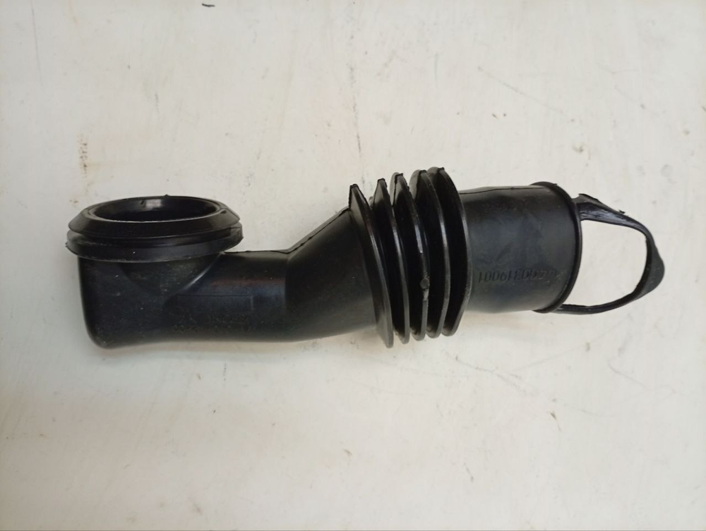 WMSD7105B кт17 Заливной патрубок для стиральных машин Ariston Indesit 144030019001 б/у