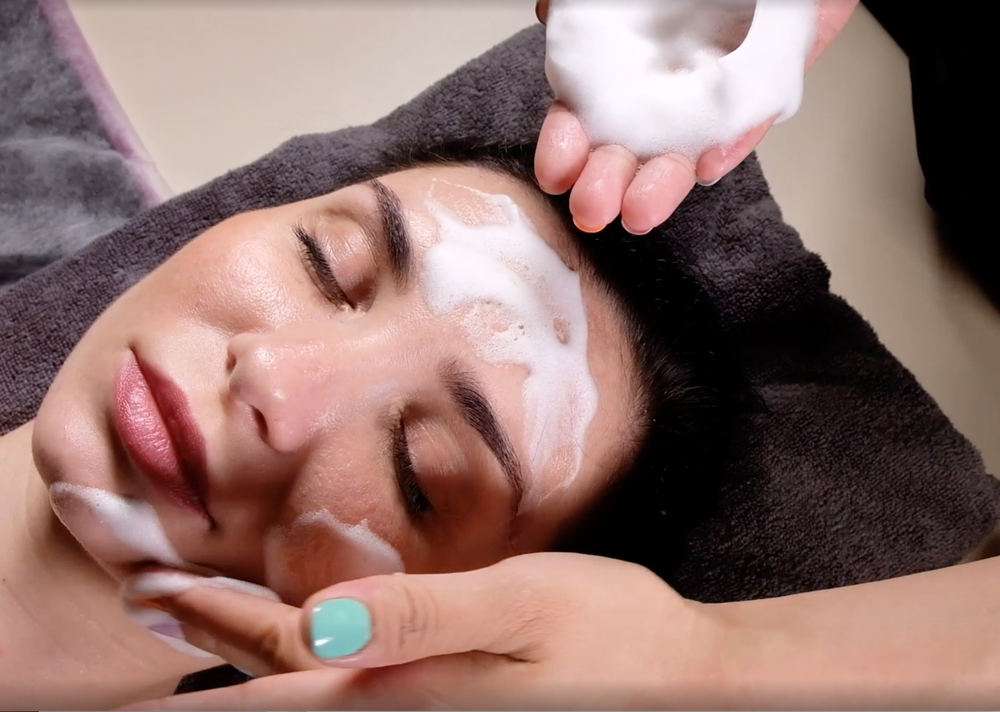 Пенка для лица увлажняющая (с ароматом Лотоса)  150 мл